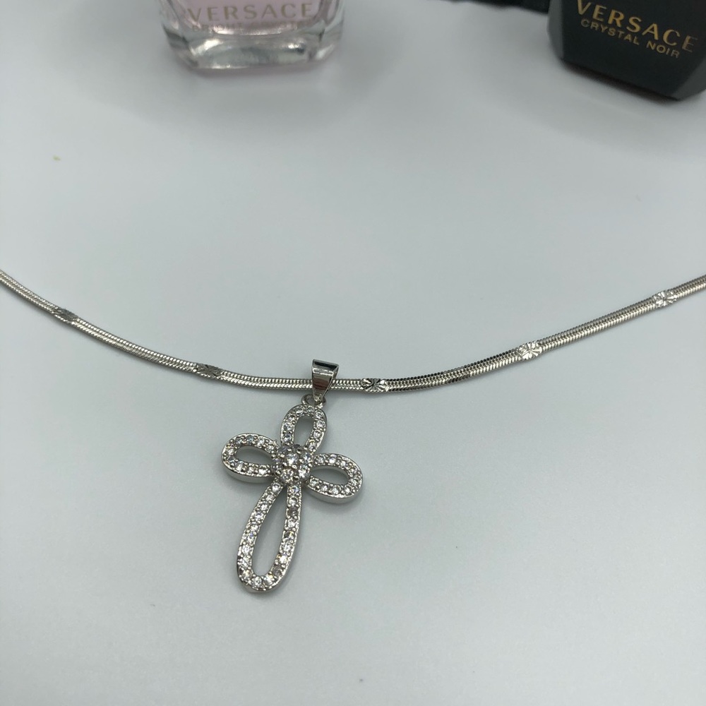 Rhodium plated fashion jewelry cross pendant
